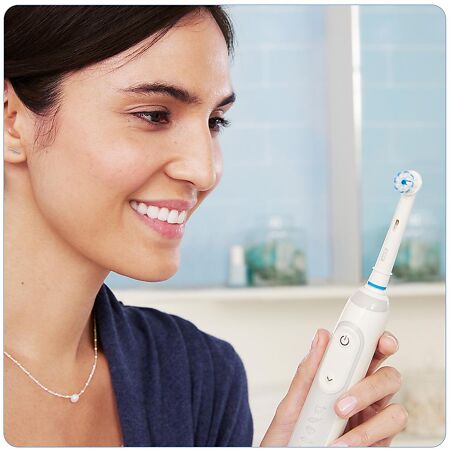 Oral-B Насадки для электрических зубных щеток Sensitive Бережное очищение EBS17 2 шт